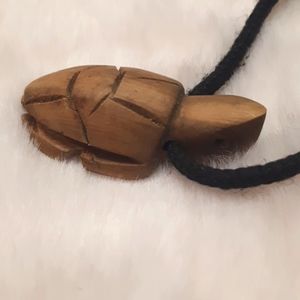 🇨🇦2/25 Hawaiian wooden turtle pendant necklac
